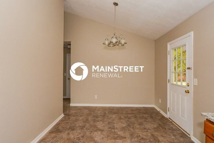 6731 Hiddenlake Dr - Photo 4 of 15