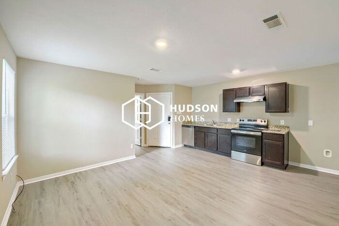 4018 Dorchester St #B - Photo 4 of 13