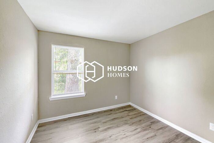 4018 Dorchester St #B - Photo 7 of 13