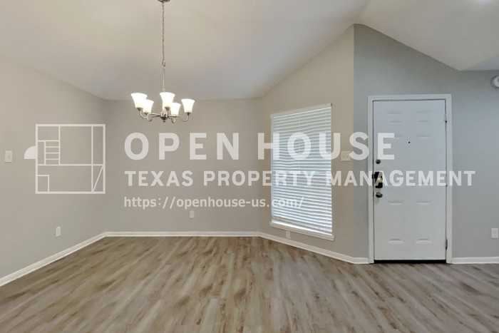 17514 Hamilwood Dr - Photo 4 of 22