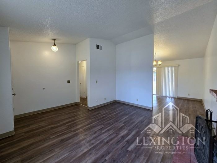 3232 Scotland Dr - Photo 7 of 31