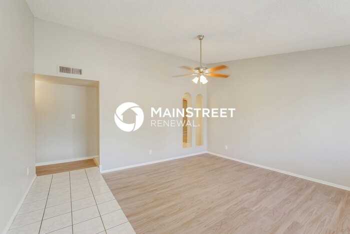 4137 W Woodridge Dr - Photo 3 of 16