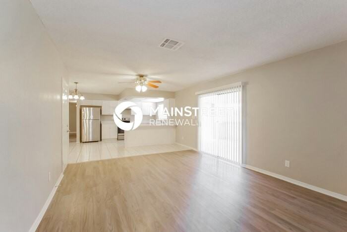 4137 W Woodridge Dr - Photo 5 of 16
