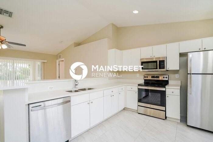 2722 Nw 5th Ter - Photo 6 of 16