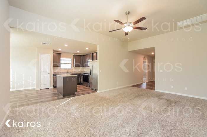 1004 Nw 6th St - Photo 4 of 15