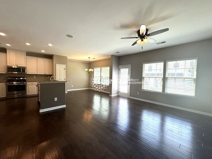 2442 Alyssa Ln - Photo 7 of 19