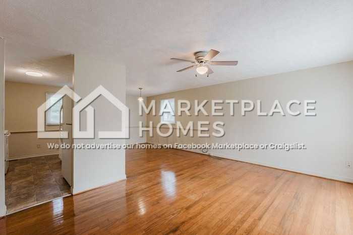 624 S Pine St - Photo 5 of 25