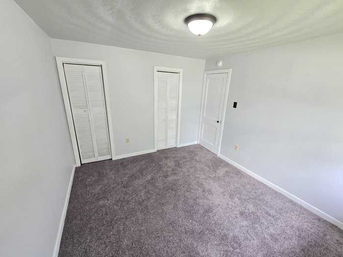370 Carver Cir #370 - Photo 4 of 20