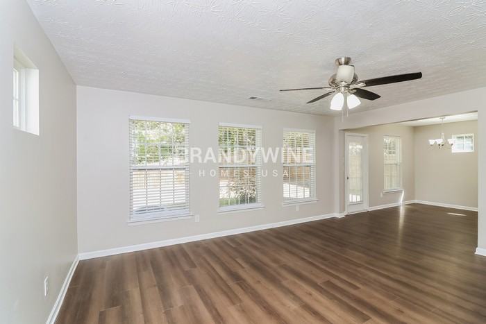 273 Topaz Dr - Photo 5 of 20