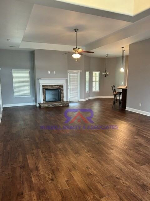 126 Hillcrest Dr - Photo 2 of 8