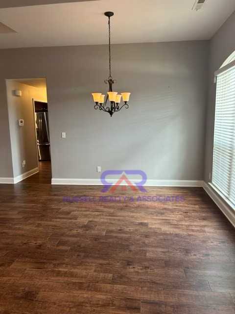 126 Hillcrest Dr - Photo 3 of 8
