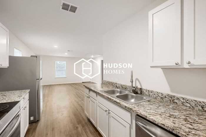 707 Sewanee St - Photo 6 of 14