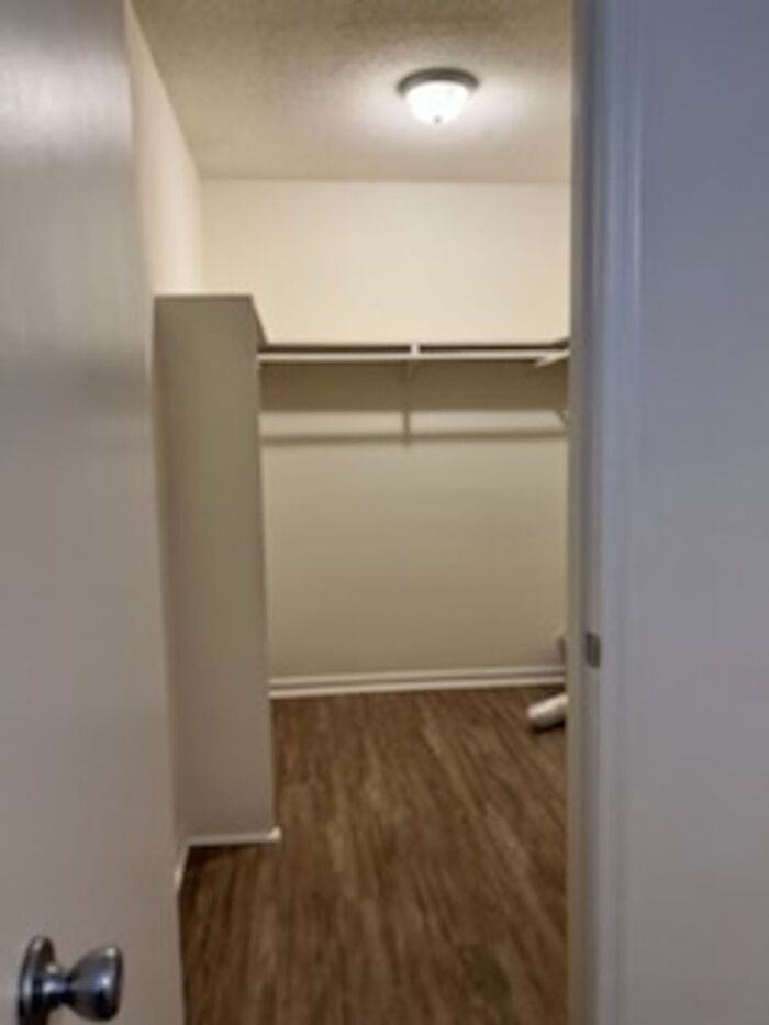 534 Michael St - Photo 4 of 27