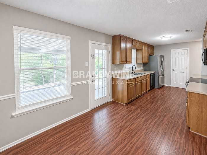 5233 Hill Ridge Dr - Photo 7 of 27