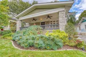 featured image of 997 Blue Ridge Ave Ne