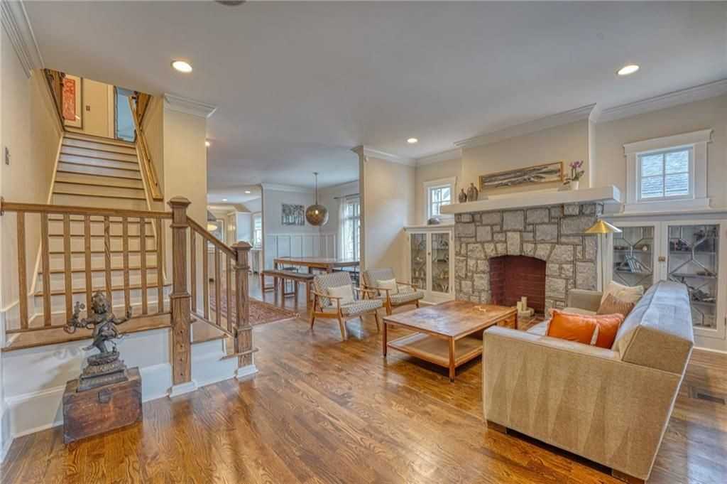 997 Blue Ridge Ave Ne - Photo 4 of 50