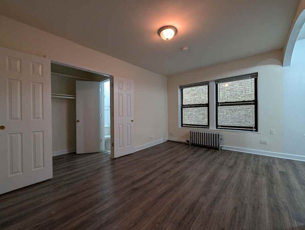 5417 N Kenmore Ave - Photo 2 of 11