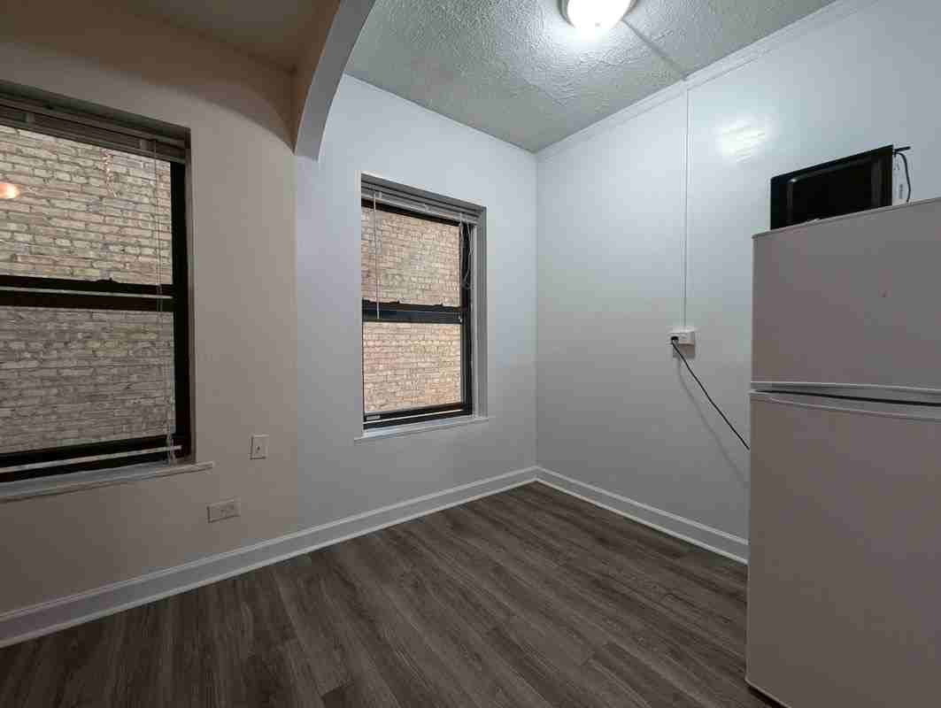 5417 N Kenmore Ave - Photo 6 of 11