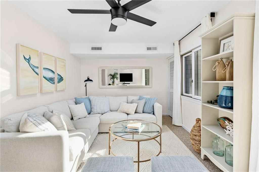 214 Goddard Row - Photo 4 of 18