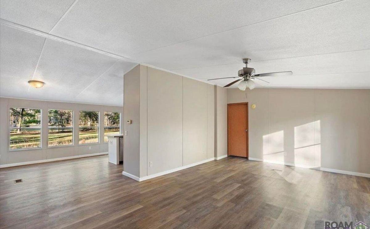 9853 Springfield Rd - Photo 4 of 7