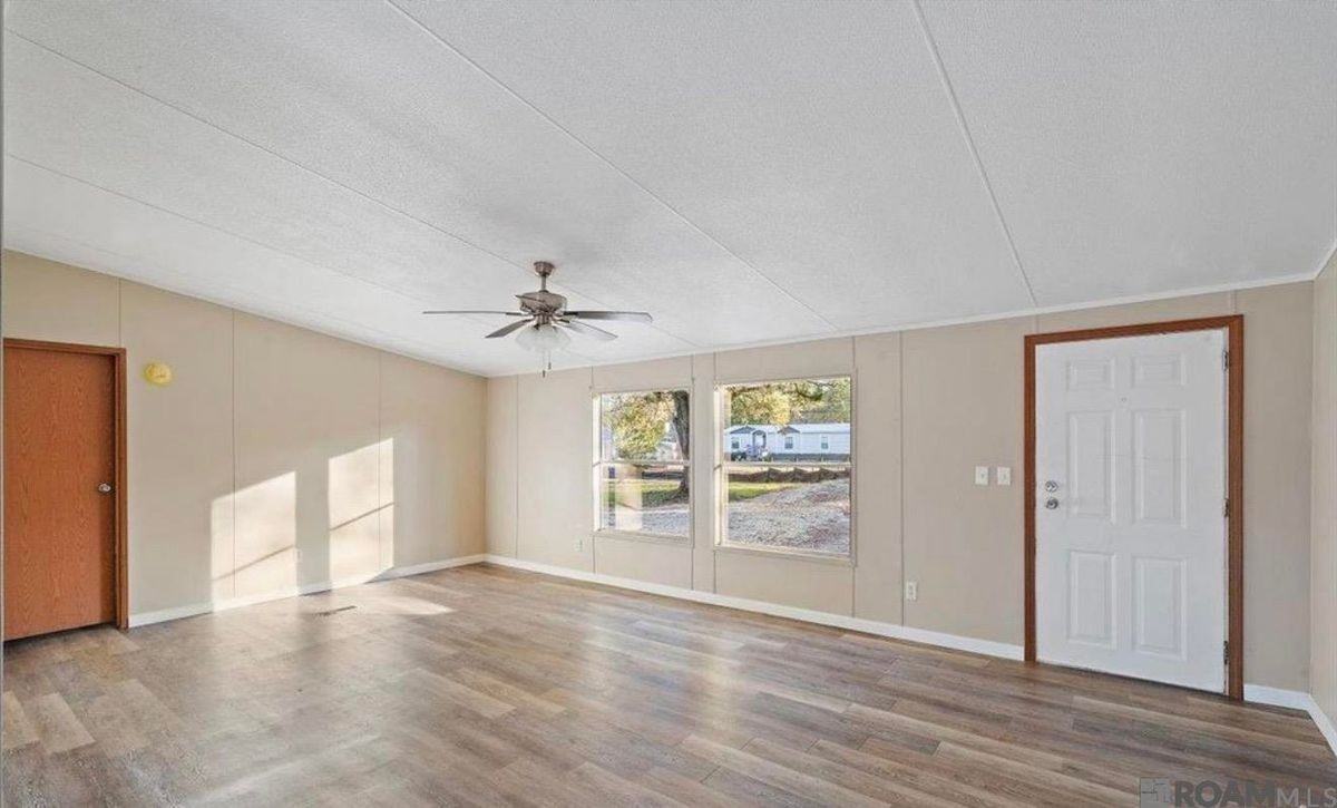 9853 Springfield Rd - Photo 5 of 7