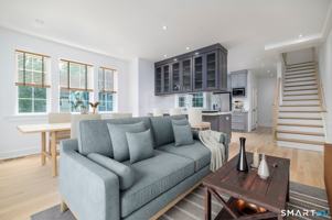 featured image of 1911 Summer St