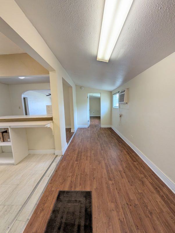 1200 W Kaley Ave - Photo 2 of 11