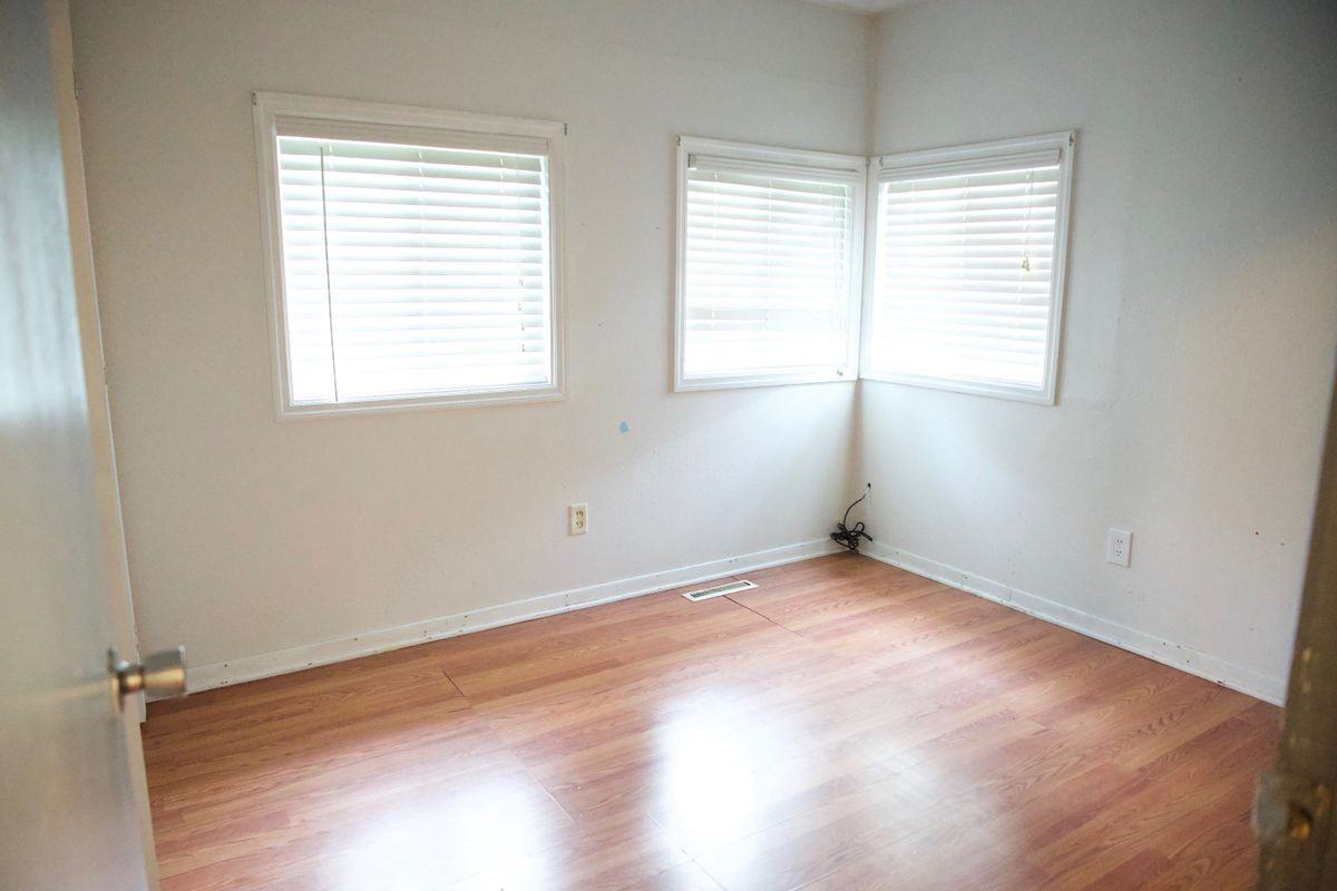 1515 N 75th Dr - Photo 6 of 13