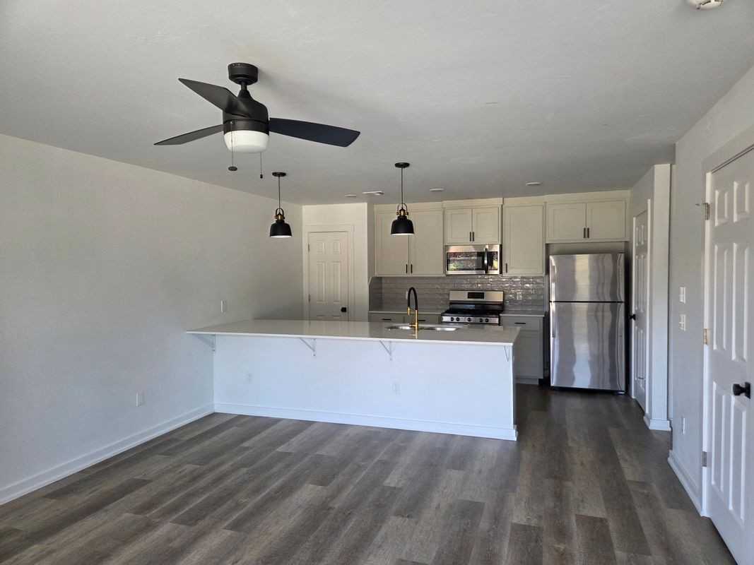 1021 Ne 18th St - Photo 2 of 5