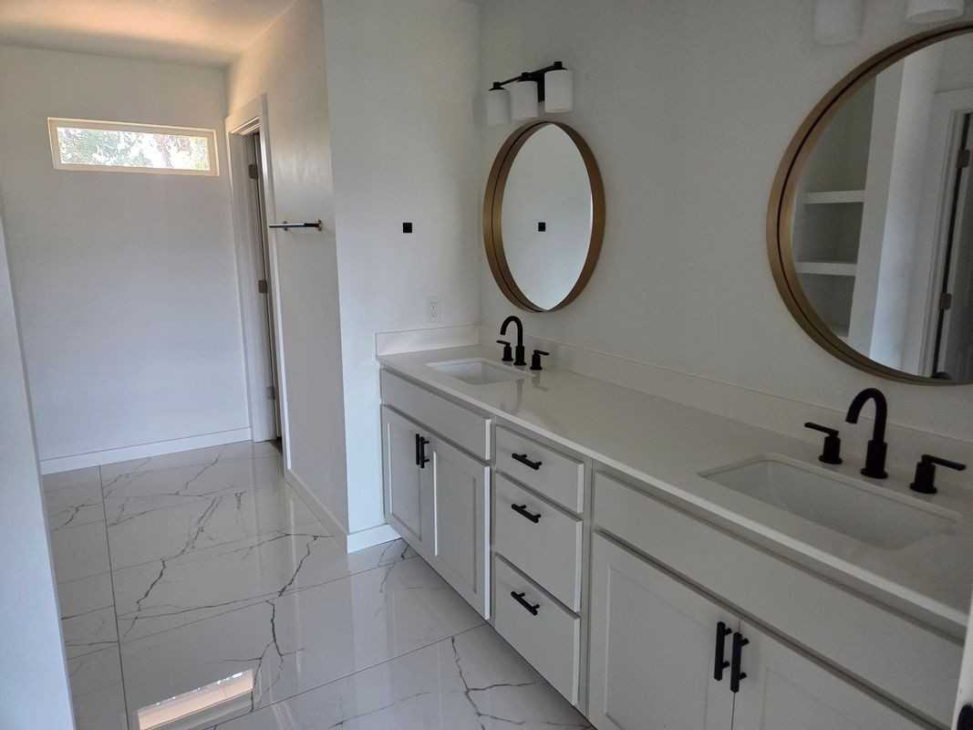 1021 Ne 18th St - Photo 5 of 5