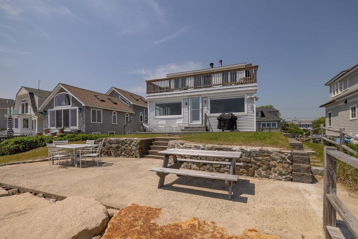 1304 Ocean Blvd - Photo 2 of 42