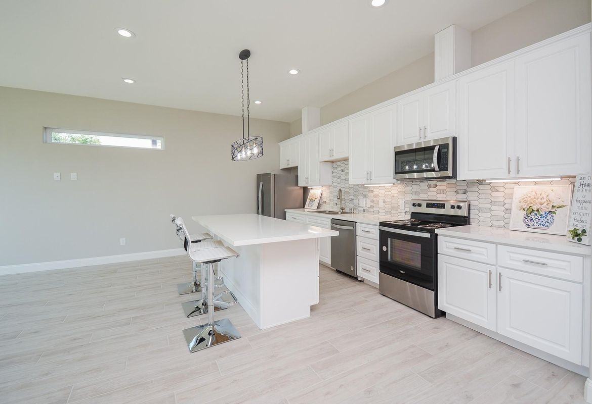 147 S 66th St - Photo 4 of 14