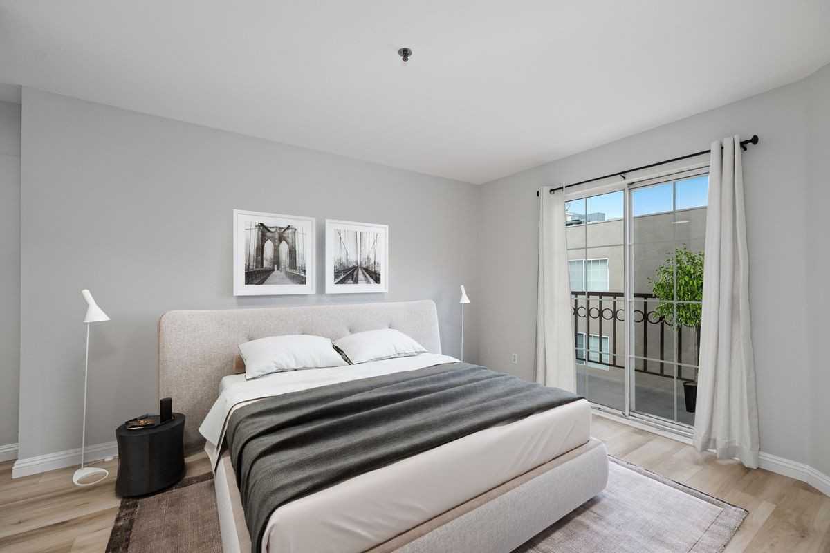 801 Pine Ave ##401 - Photo 4 of 18
