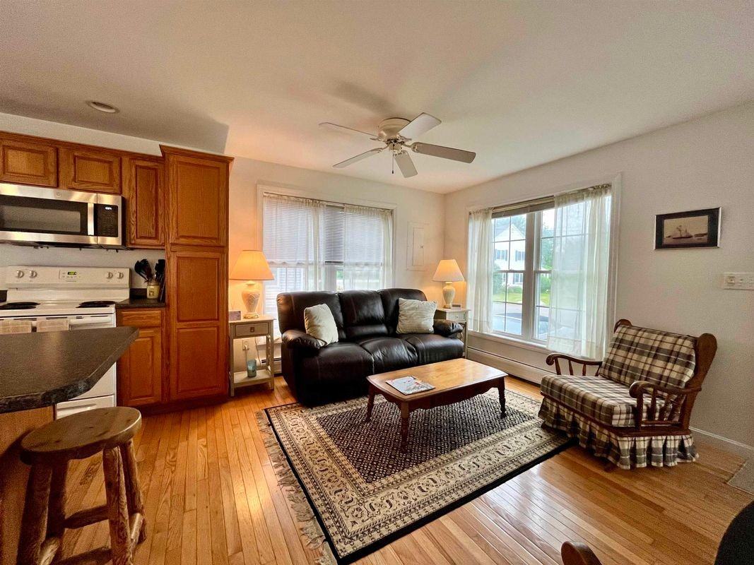 16 E Atlantic Ave - Photo 4 of 12