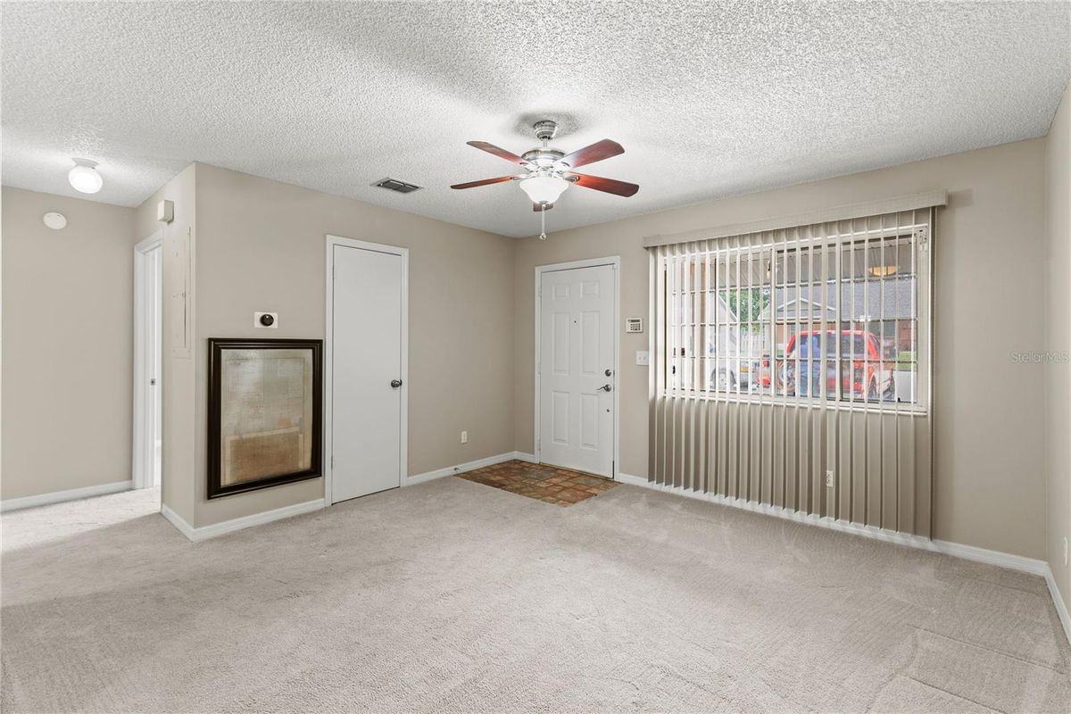 1022 Disston Ave - Photo 2 of 25