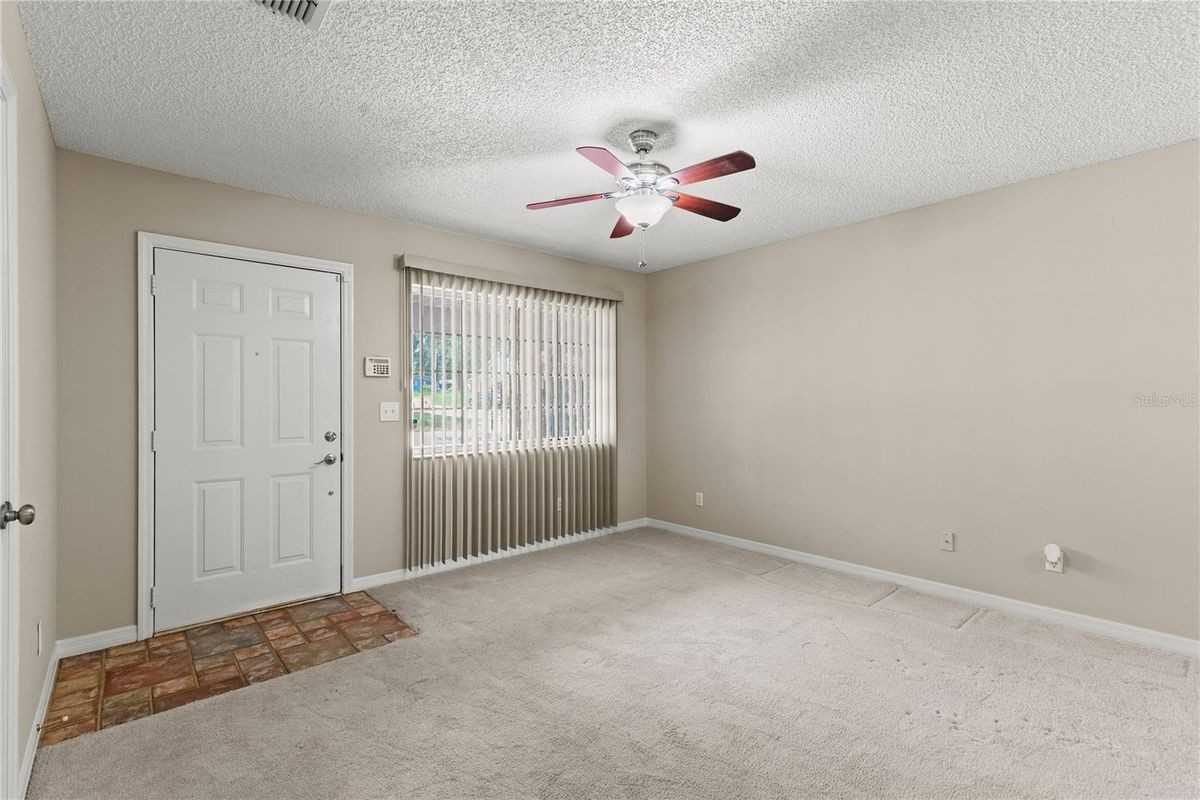 1022 Disston Ave - Photo 3 of 25