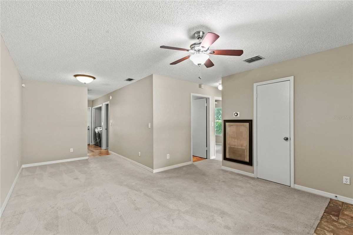 1022 Disston Ave - Photo 4 of 25