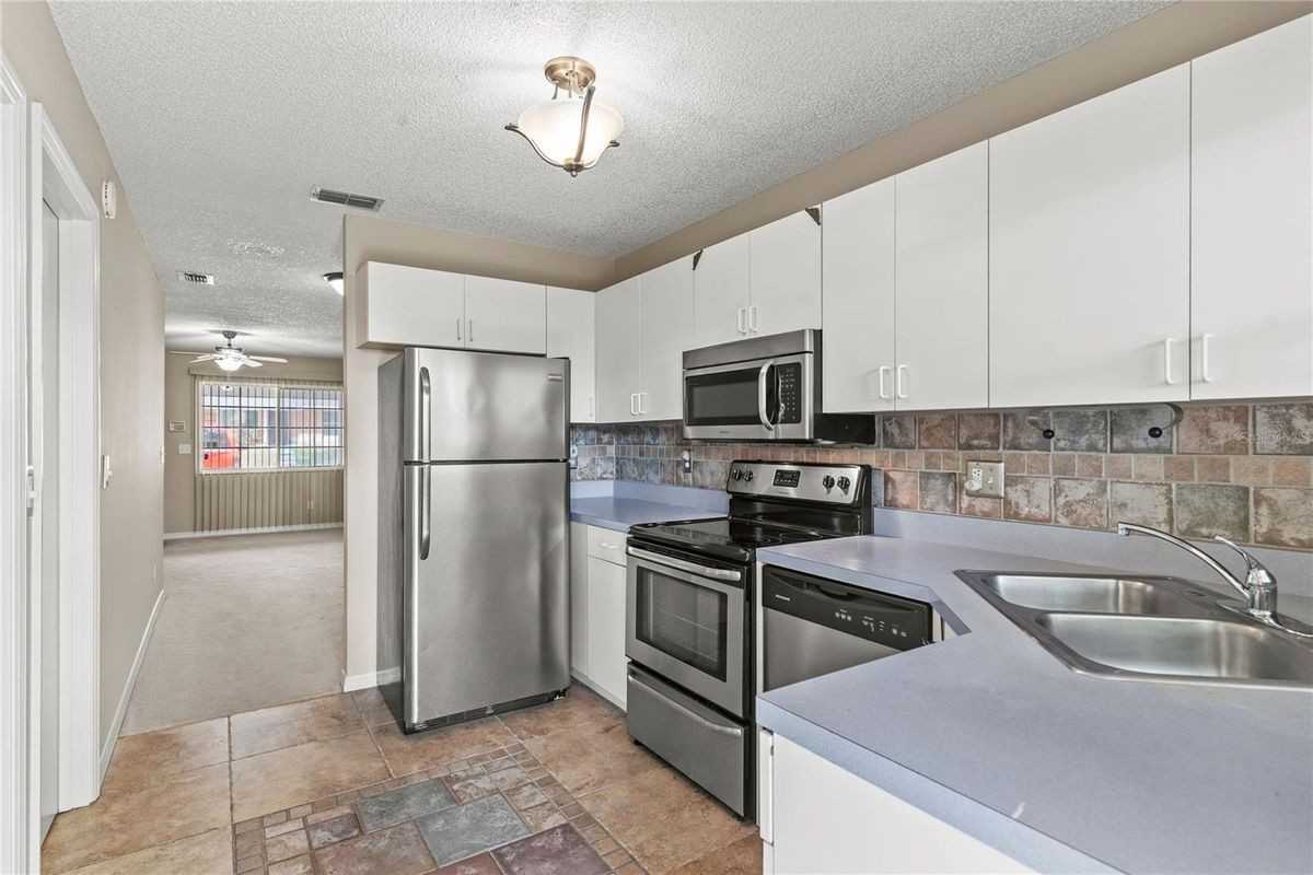 1022 Disston Ave - Photo 7 of 25