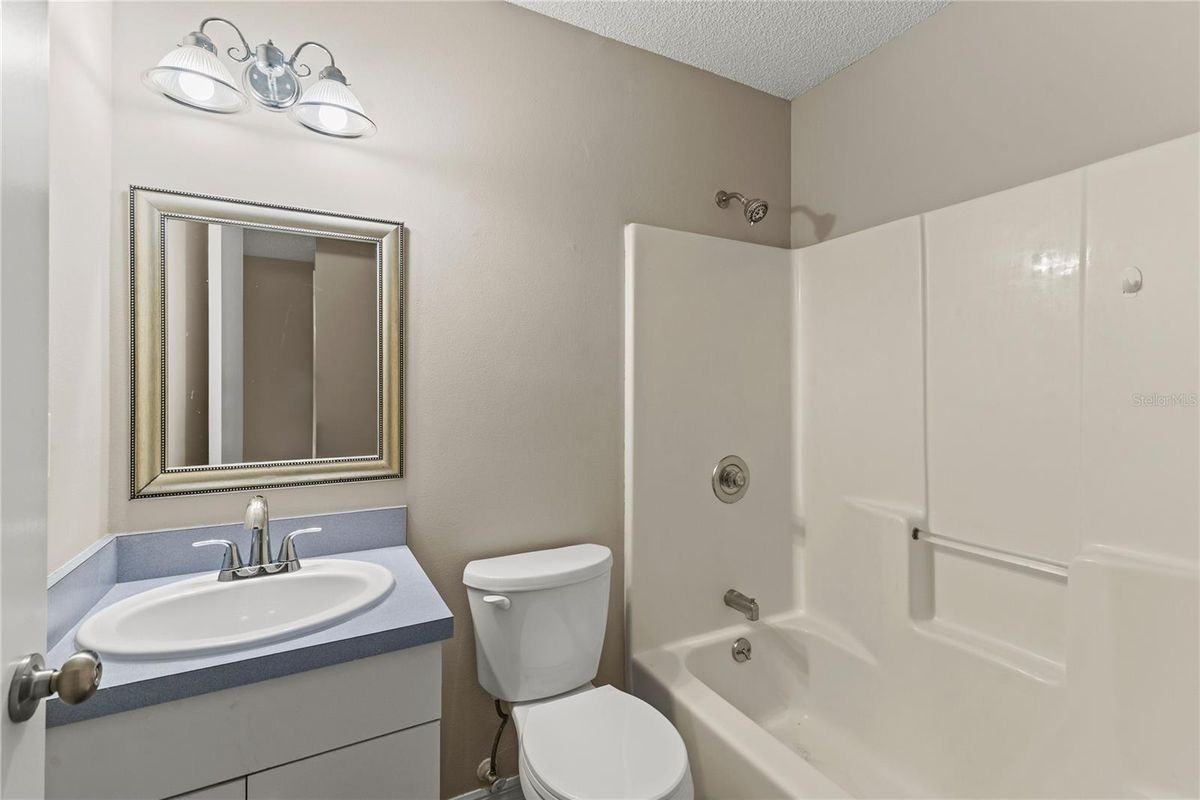 1022 Disston Ave - Photo 7 of 25