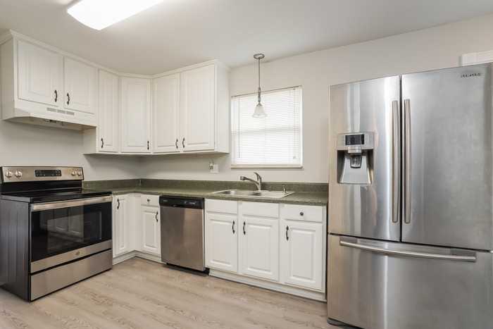 2389 Grace Ln - Photo 4 of 10