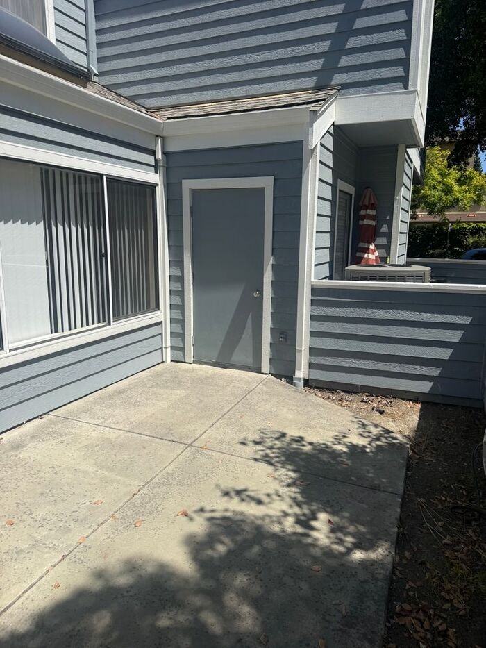 25505 Compton Ct - Photo 2 of 13