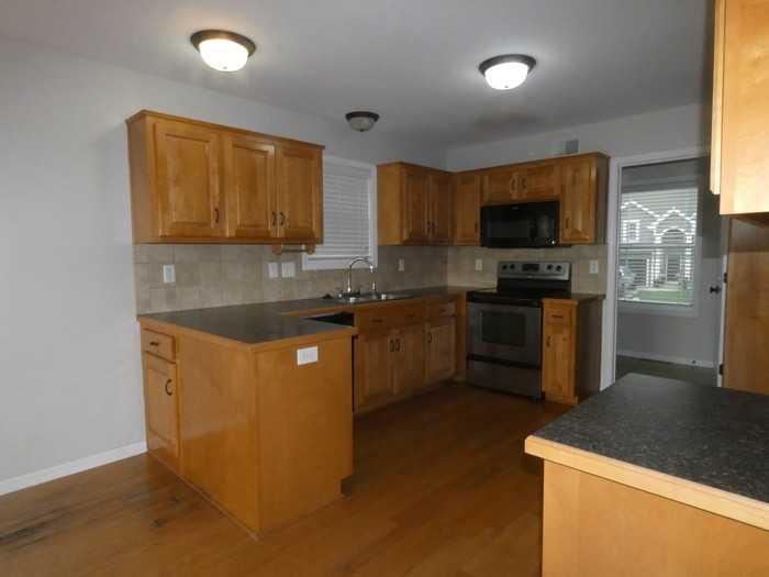 11407 N Bristol Ave - Photo 6 of 30