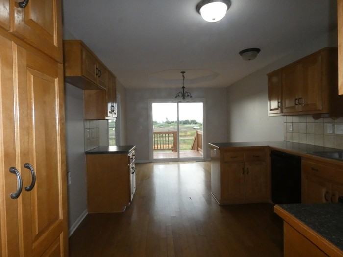 11407 N Bristol Ave - Photo 7 of 30
