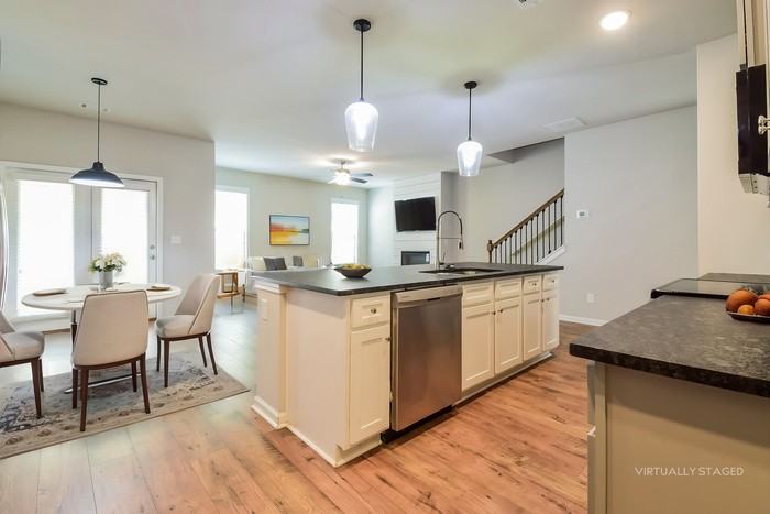 1007 Smokey Mountain Springs Ln - Photo 5 of 10