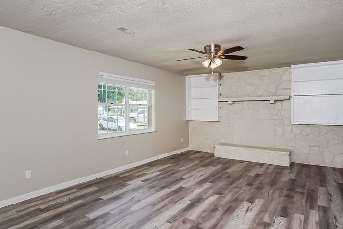 2504 Hermosa Cir Sw - Photo 4 of 13