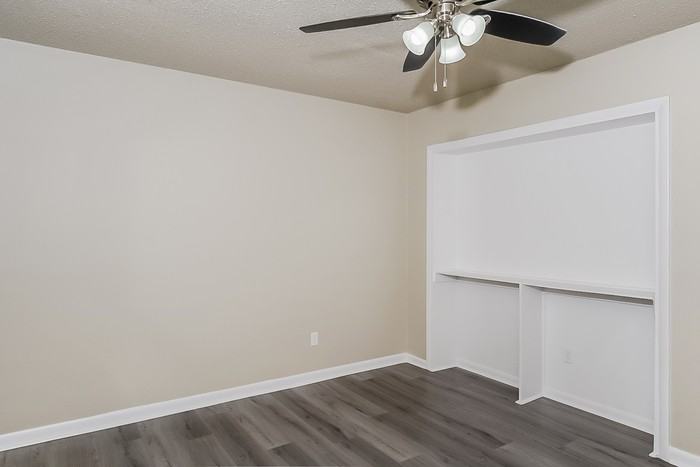 2504 Hermosa Cir Sw - Photo 7 of 13