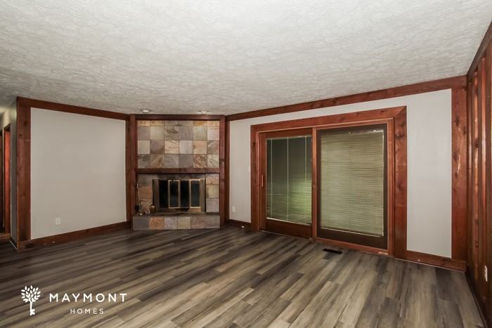 8233 Lake Ridge Dr - Photo 2 of 13