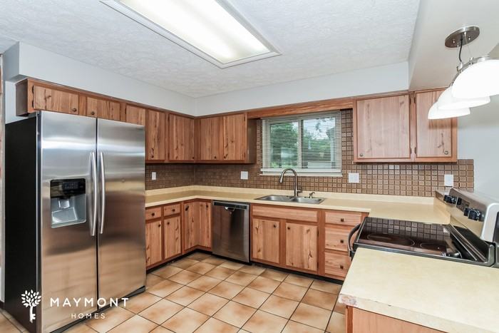 8233 Lake Ridge Dr - Photo 4 of 13