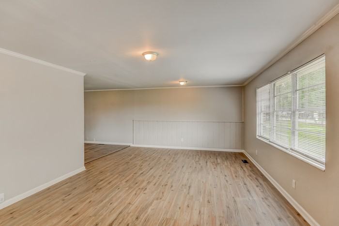 1010 26th Ave N - Photo 4 of 12