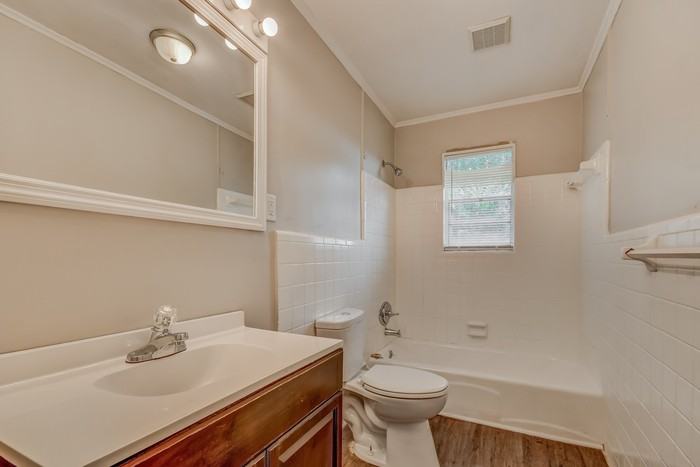 1010 26th Ave N - Photo 7 of 12